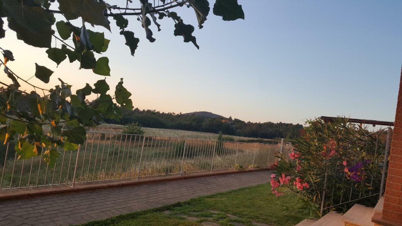 ピエーヴァ・スクオーラ Casa La Pinetaヴィラ エクステリア 写真